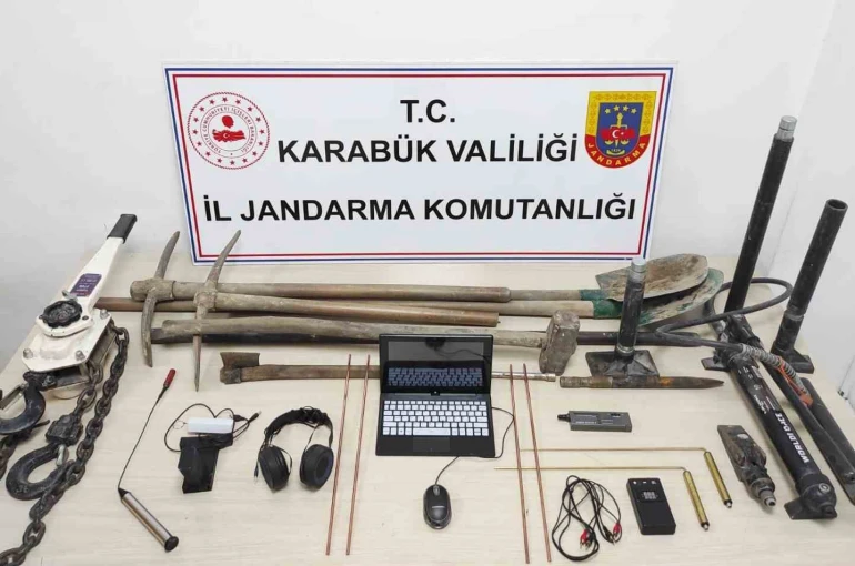 Karabük’te jandarmadan kaçak kazı ve uyuşturucu operasyonu 