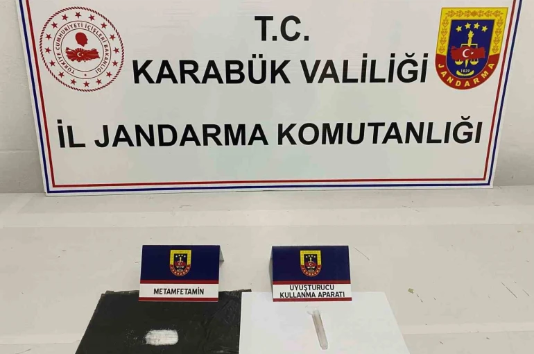 Karabük’te Jandarmadan uyuşturucu operasyonu: 3 şüpheli yakalandı 