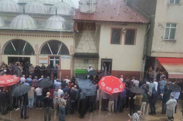 Karabük’teki kazada yaşamını yitiren sürücü toprağa verildi 