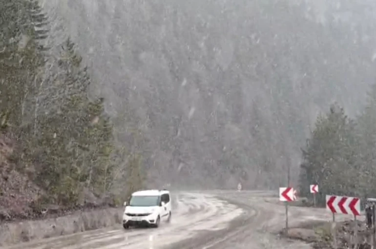Karabük’ün yüksek kesimlerinde kar yağışı yeniden başladı