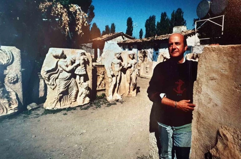 Karacasu Belediyesi, Afrodisias’ı gün yüzüne çıkaran Kenan Erim’i unutmadı 