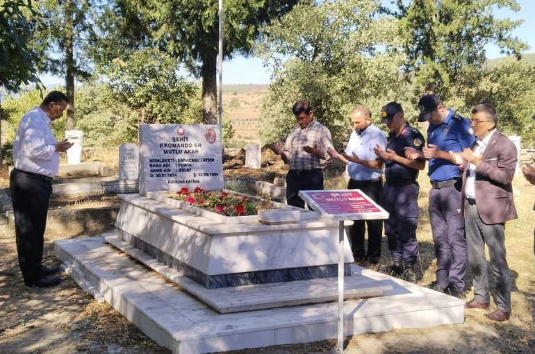 Karacasulu şehit Akar mezarı başında anıldı 