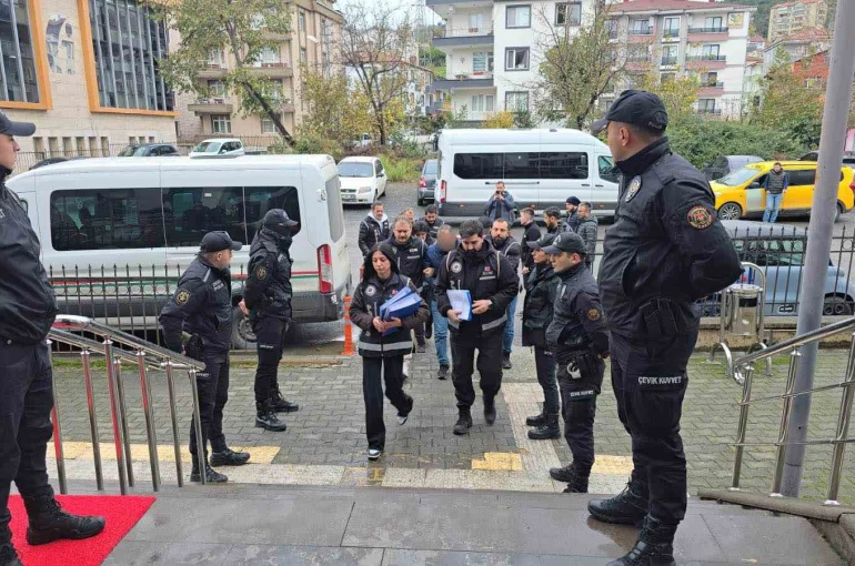 Karadeniz Ereğli’de kaçak silah operasyonu: 3 şüpheli adliyeye sevk edildi