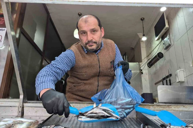 Karadeniz’de hamsi yerini istavrite bıraktı 