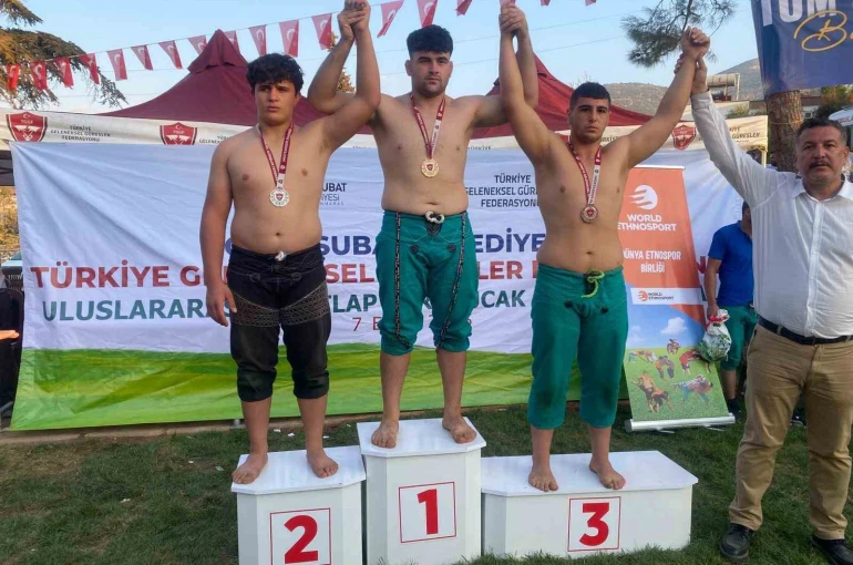 Karakucak güreşlerinde Erzincanlı sporculardan 1 birincilik, 1 ikincilik 
