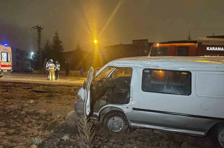 Karaman’da takla atan panelvandaki 2 kişi ölümden döndü 