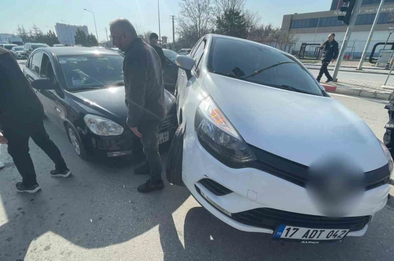 Karaman’da yaşanan kaza ucuz atlatıldı 