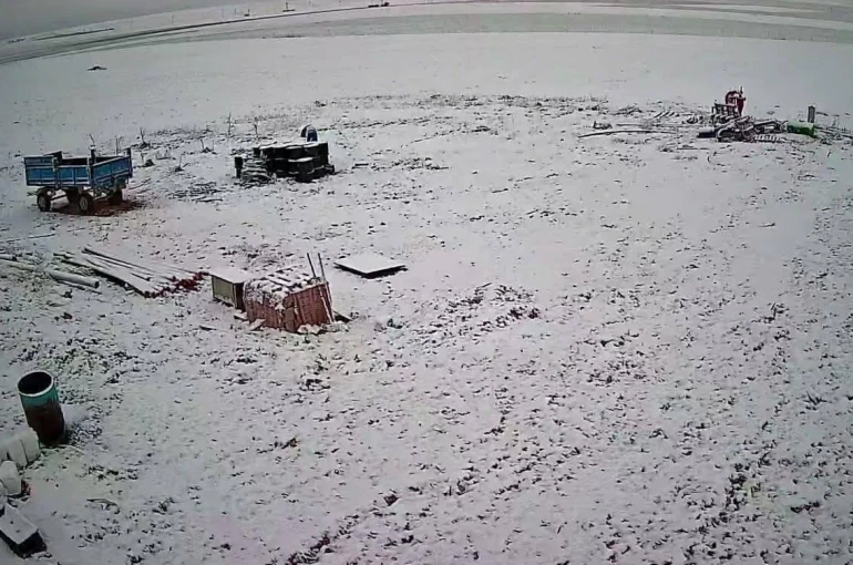 Karapınar’da nisan ayında kar yağışı