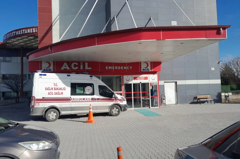 Karapınar’da otomobil kamyonete çarptı: 1 yaralı