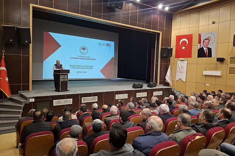 Karapınar'da üreticilere "Zirai İlaç Uygulama Belgesi" eğitimi