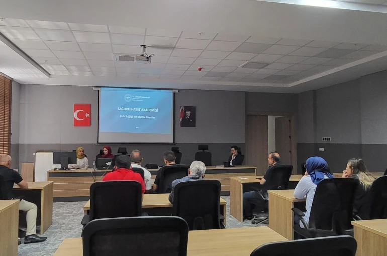 Karapınar'da vatandaşlara sağlıklı yaşam eğitimi verildi