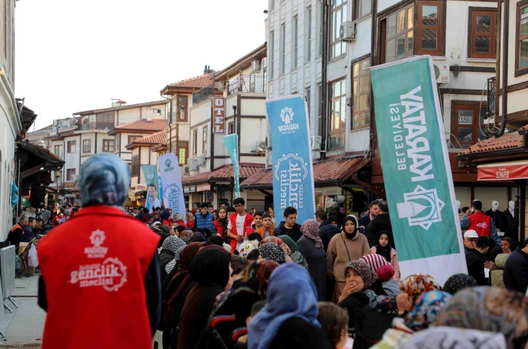Karatay Belediyesi binlerce vatandaşı iftar sofrasında buluşturdu