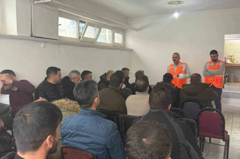 Karayazı esnaf derneğinden örnek dayanışma 