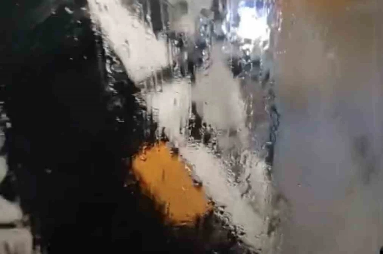 Karda mahsur kalan 50 işçi kurtarıldı 