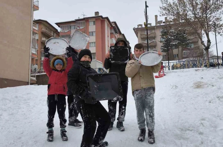 Karne tatili kar sevincine dönüştü
