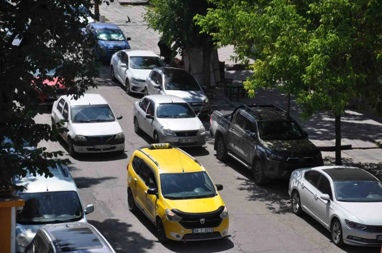 Kars, bölgenin araç lideri oldu! Trafiğe kayıtlı araç sayısı 56 bin 199’a yükseldi 