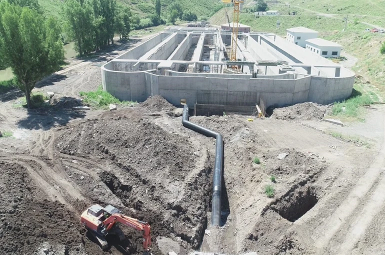 Kars’ta 523 bin dekar tarım arazisine can suyu olacak: Atıksu Arıtma Tesisinde çalışmalar yüzde 53’e ulaştı