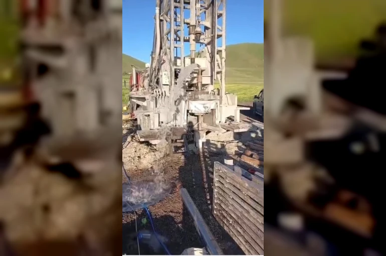 Kars’ta Ağadeve Köyü’ne yeni içme suyu kaynağı: 200 metrede suya ulaşıldı