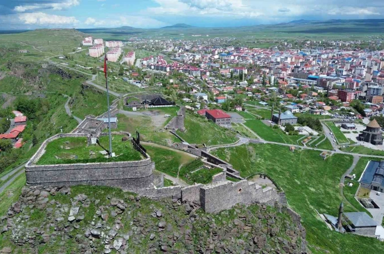 Kars’ta bölgesel kalkınma hamlesi: KAI bölgesi için 2030 vizyonu masaya yatırılıyor 