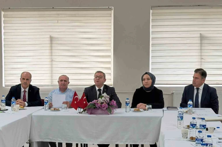 Kars’ta il hayat boyu öğrenme komisyonu toplandı