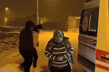 Kars’ta kar engelini aşan sağlık ekipleri hasta vatandaş için seferber oldu 