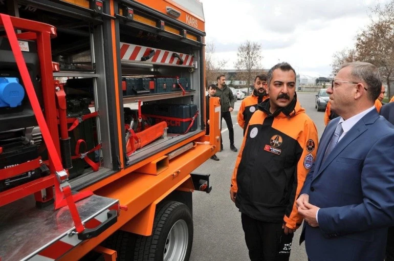 Kars’ta KARAKURT ekibine resmi arma: Afetlere hazır güç sahada 