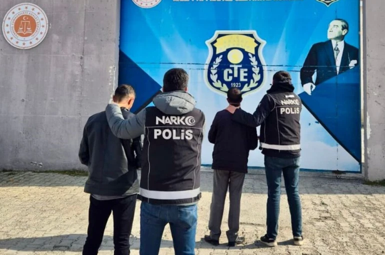 Kars’ta kesinleşmiş hapis cezası bulunan 2 kişi yakalandı 