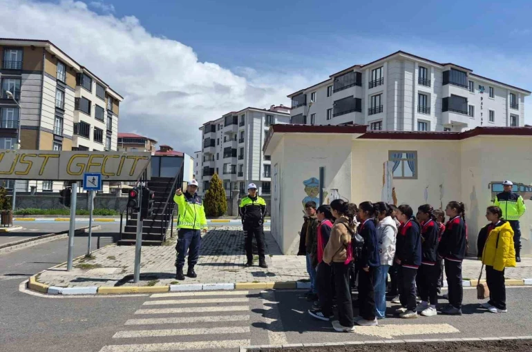 Kars’ta öğrencilere uygulamalı eğitim verildi 
