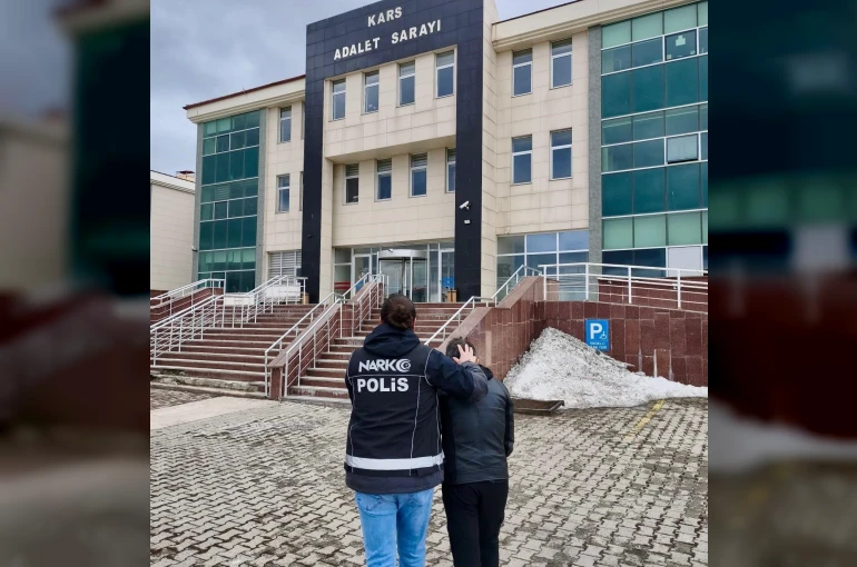 Kars’ta torbacılara operasyon: Uyuşturucu satıcısı tutuklandı 