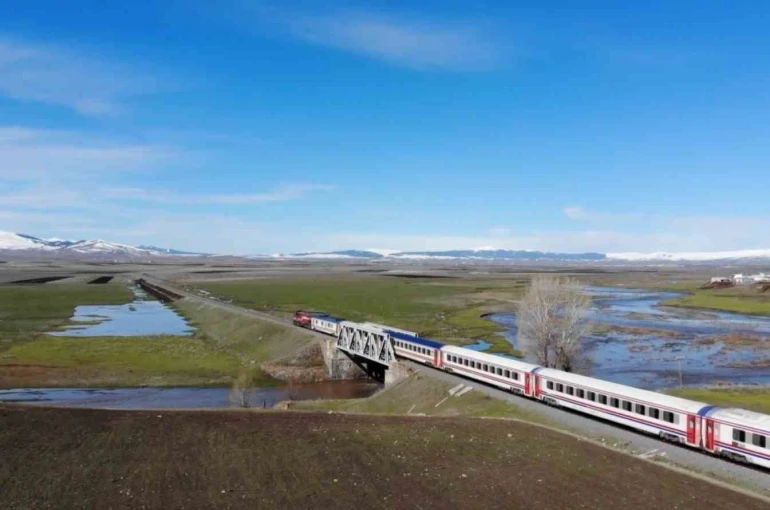 Kars’ta vatandaş rotayı Doğu Ekspresi’ne çevirdi 