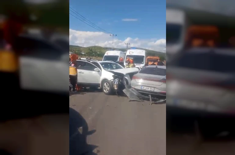 Kars’ta zincirleme kaza: 8 yaralı 