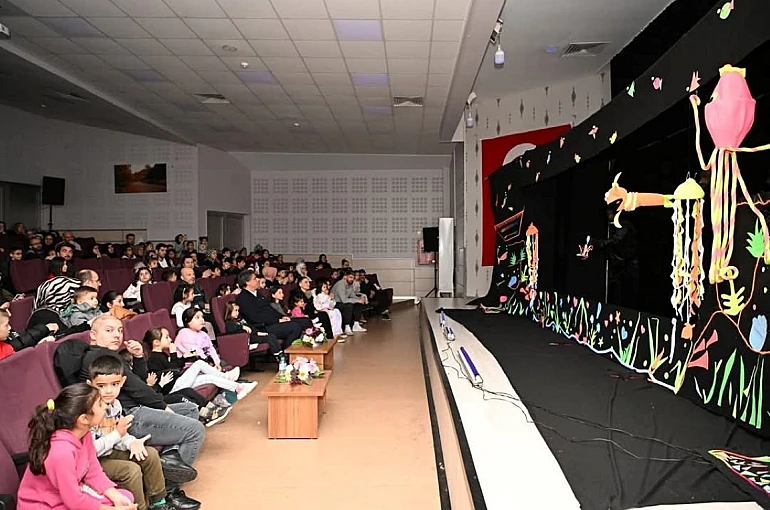 Kartepe’de çocuklar "Çevreci Balık" oyunuyla çevre bilinci kazandı 