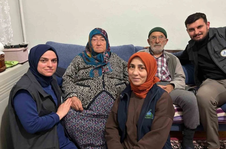 Kartepe’de yaşlılara 7/24 kesintisiz sağlık ve sosyal destek 