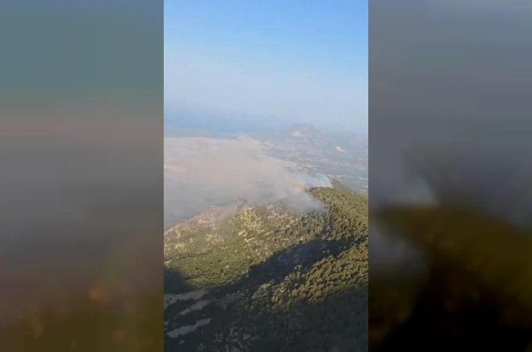 Kaş’taki orman yangınının enerjisi düşürüldü 
