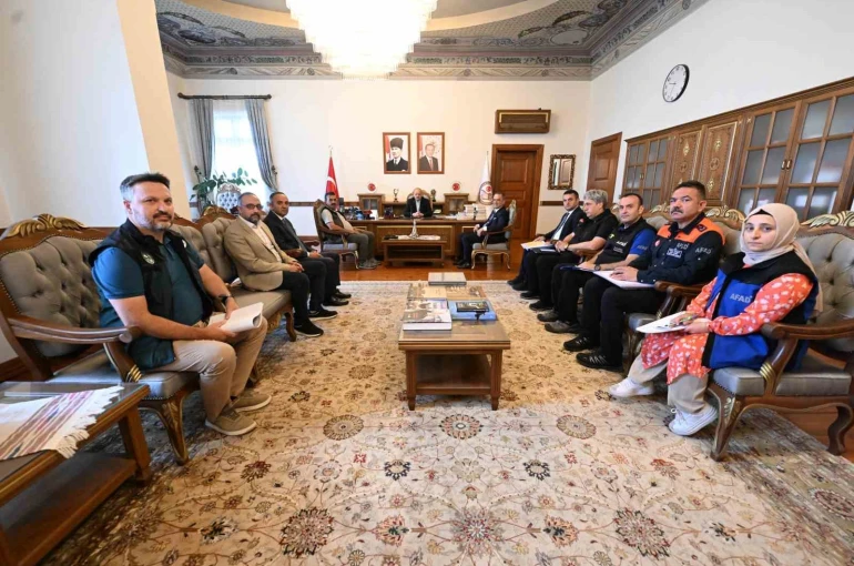 Kastamonu için kuvvetli sağanak uyarısı: Alınan tedbirler için toplantı yapıldı