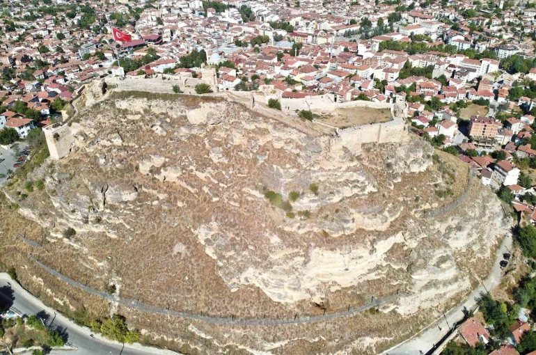 Kastamonu Kalesi, çelik ağlarla örülerek depreme karşı güçlendirildi 