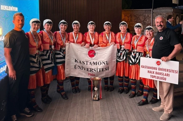 Kastamonu Üniversitesi Halk Dansları Topluluğu Türkiye ikincisi oldu