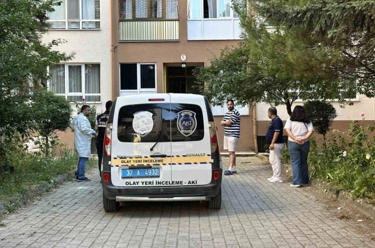 Kastamonu’da 5. kattan düşen 4 yaşındaki çocuk ağır yaralandı