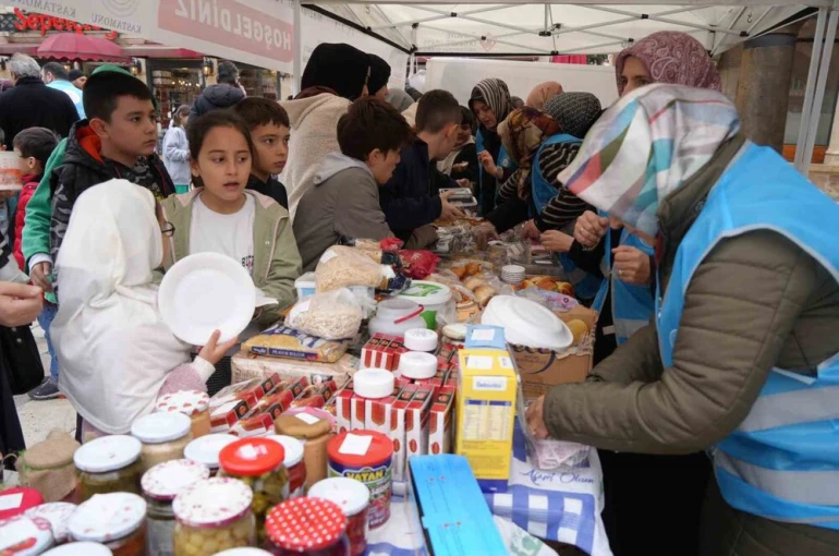 Kastamonu’da Gazze için hayır çarşısı kuruldu 