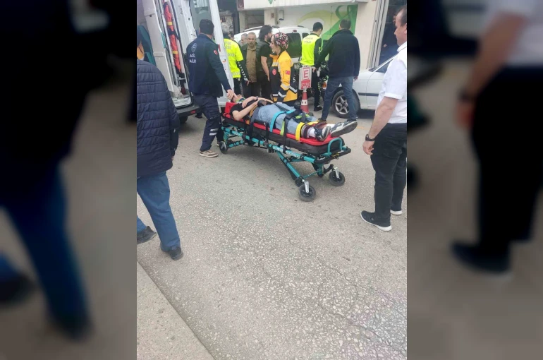 Kastamonu’da motosiklet otomobile çarptı: 1 yaralı 