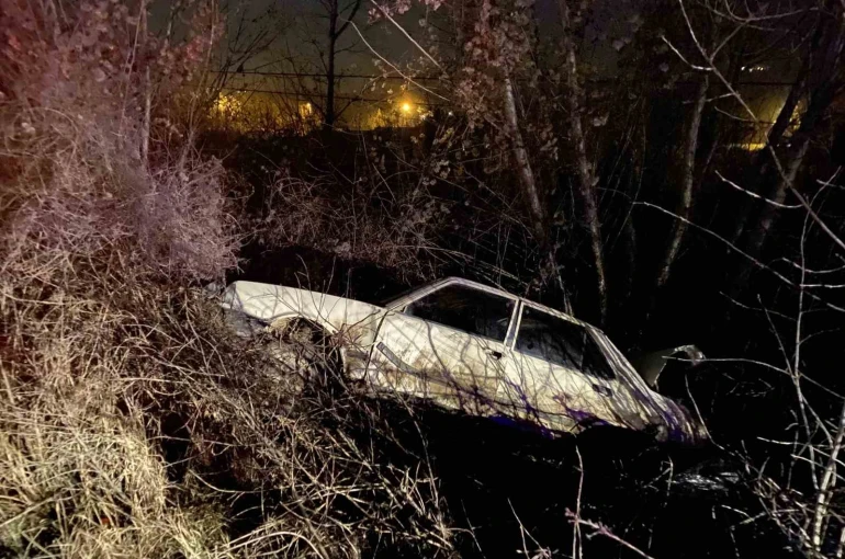 Kastamonu’da otomobil ağaca çarptı: 1 yaralı 