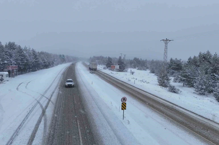 Kastamonu’nun yüksek kesimlerinde yoğun kar yağışı 