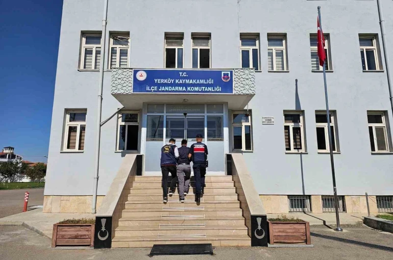 Kasten öldürme suçundan kesinleşmiş 6 yıl cezası bulunan firari hükümlü yakalandı