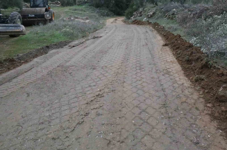 Kavaklı Mahallesi’ndeki bahçe yolu yenilendi 