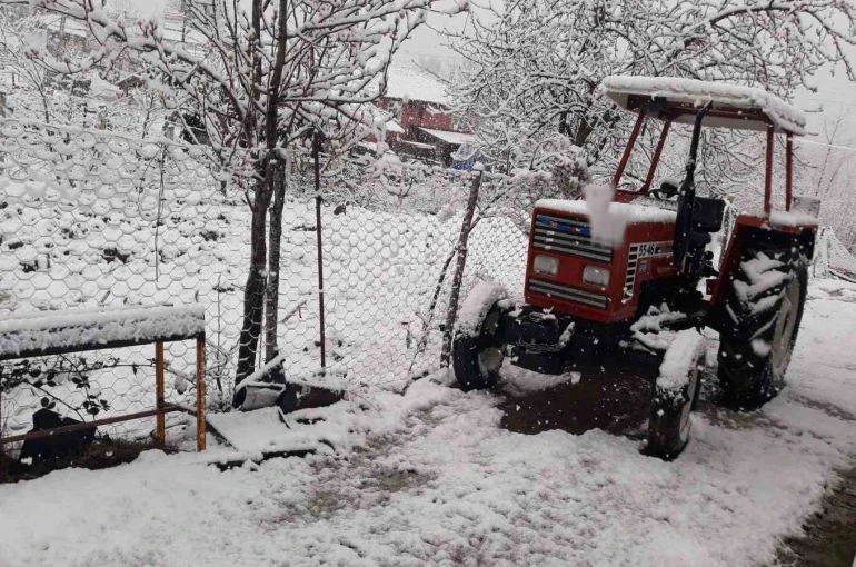 Kavak’ta kar yağışı 