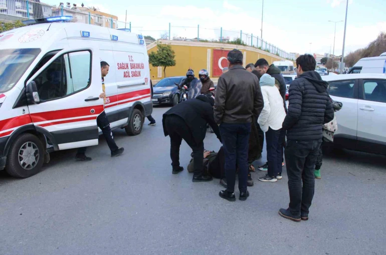 Kavşak içindeki kazada sürücü yaralandı 