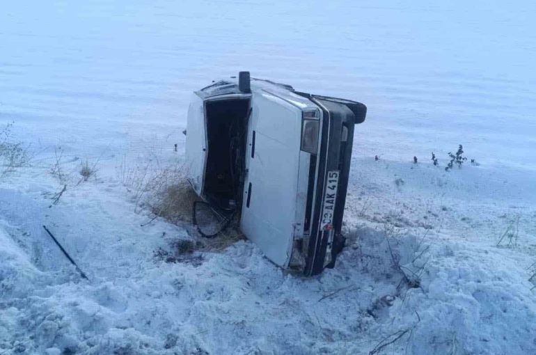 Kaygan zemin kazaya neden oldu: 1 yaralı 