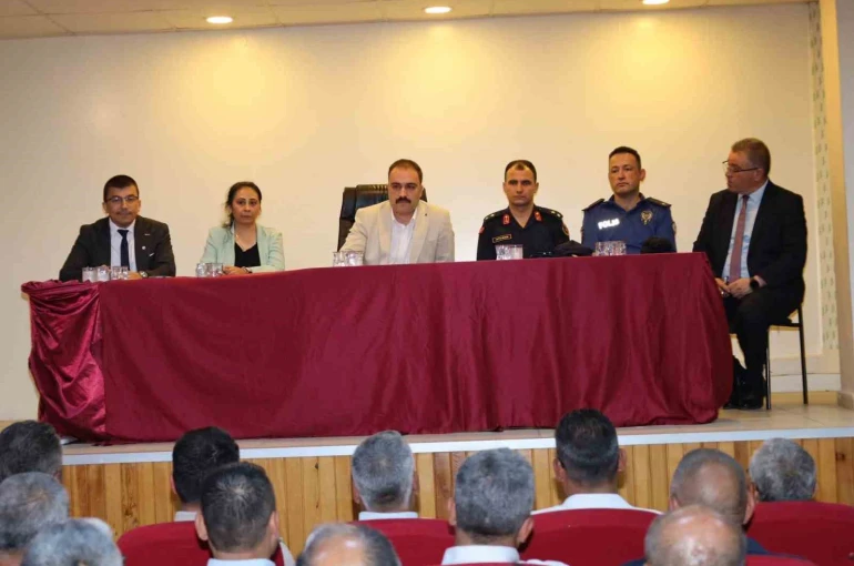 Kaymakam Battal, muhtarlarla bir araya geldi