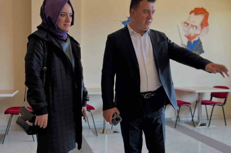 Kaymakam Dertlioğlu’ndan gençlik merkezine ziyaret 