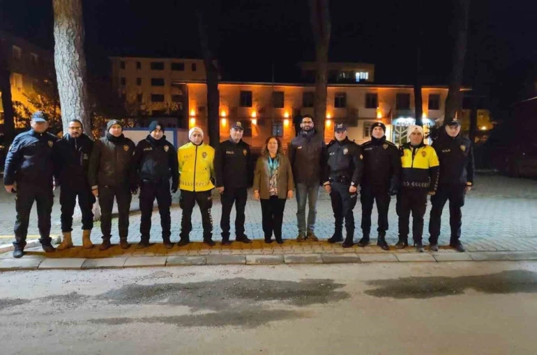 Kaymakam Doğru yeni yıla görevi başında girenleri unutmadı 